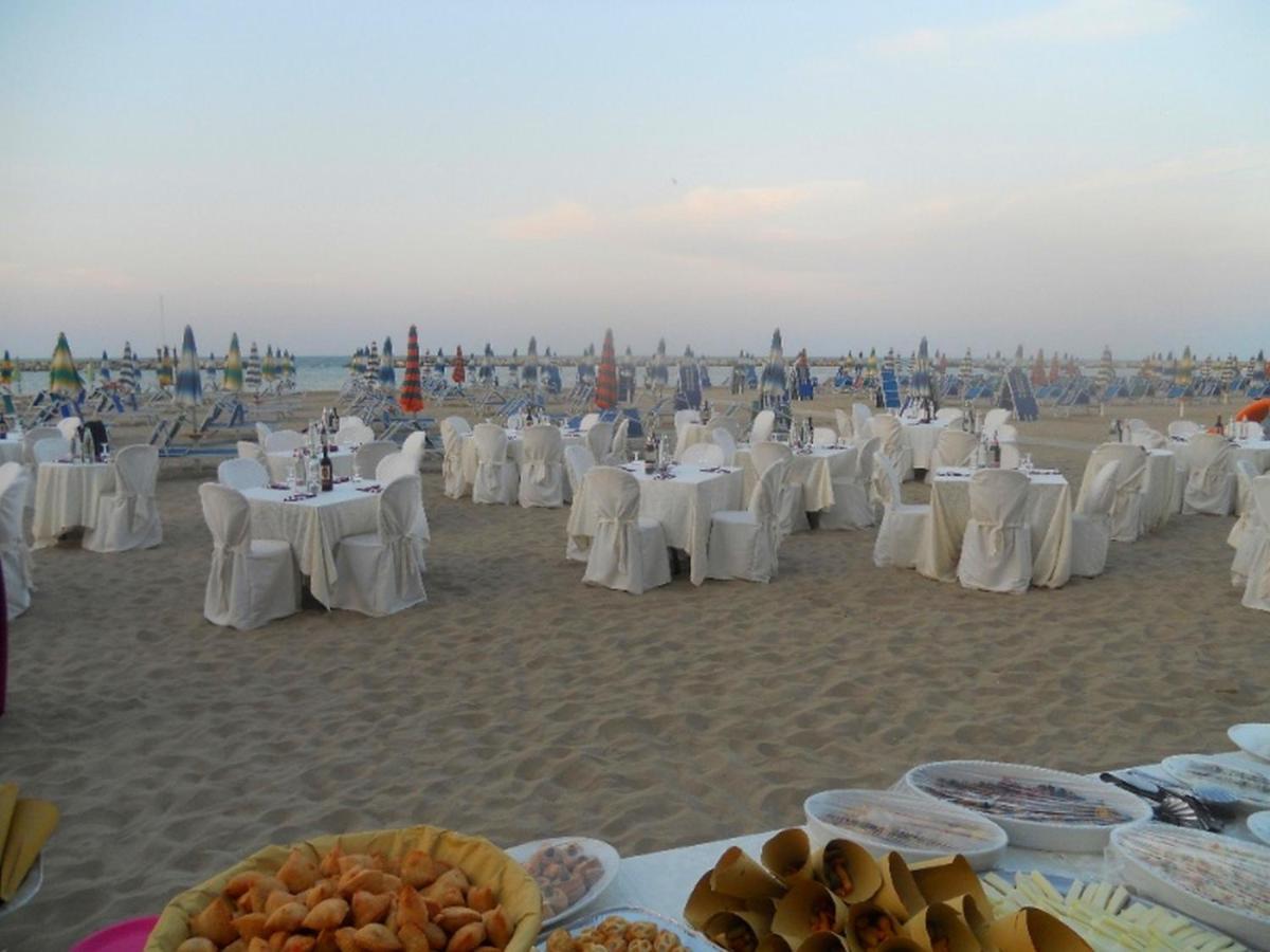 Hotel Lido Rimini Exteriör bild